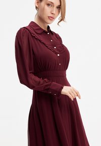 Smart and Joy Robe chemise - aubergine