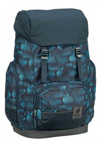 Grand sac à dos à motifs géométriques bleu marine et bleu, avec une poche zippée à l'avant, des compartiments latéraux, un rabat supérieur et des bretelles à boucle réglables.