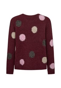 Bordeauxstickad tröja med spridda stora fluffiga prickar i rosa, beige och mörkgrå, långa ärmar och rund halsringning.