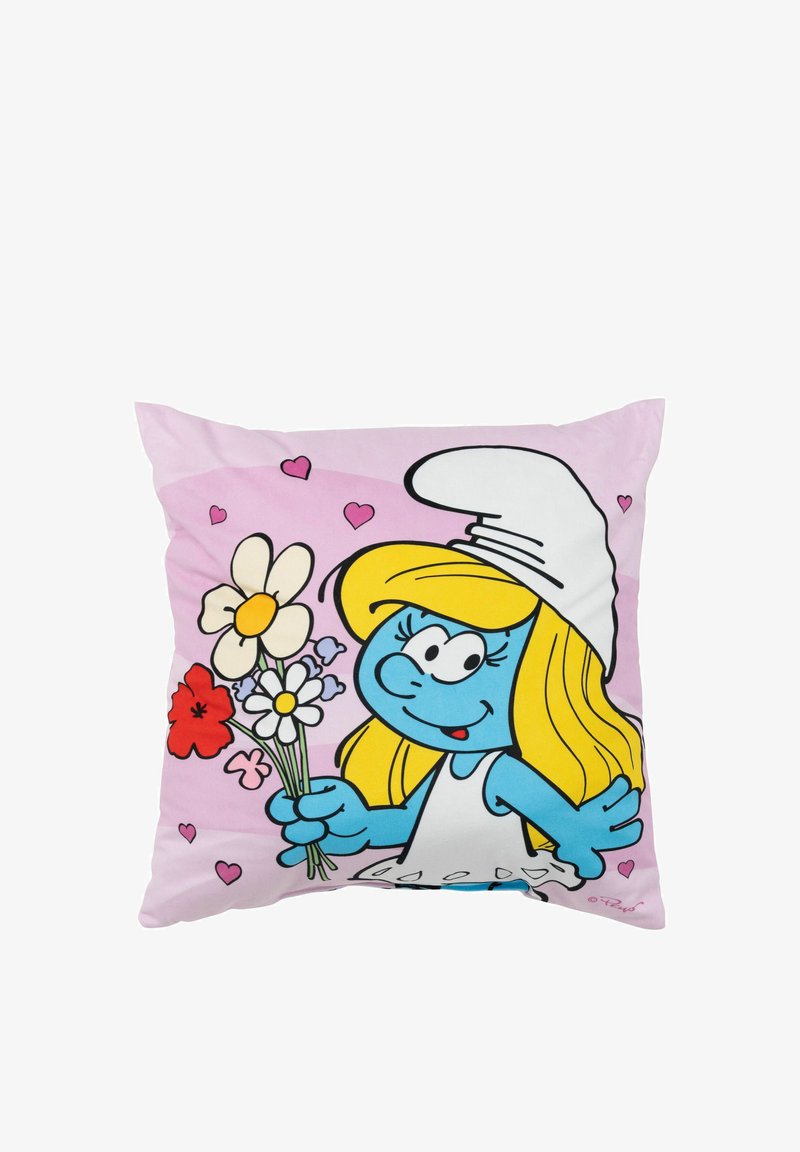 Cuscino quadrato con un personaggio blu dai lunghi capelli gialli, che tiene dei fiori, su uno sfondo rosa con cuori.