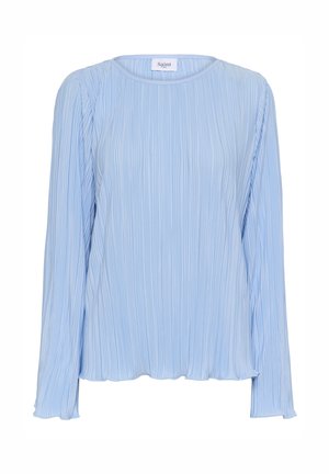 Lichtblauwe blouse met lange mouwen, gemaakt van geplisseerde stof. Heeft een ronde halslijn en een licht gebogen zoom. Merkenlabel zichtbaar bij de kraag.