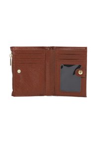Portafoglio pieghevole marrone con molteplici scomparti per carte, una finestra trasparente per l'ID con chiusura a scatto e un compartimento per monete con zip sul lato.