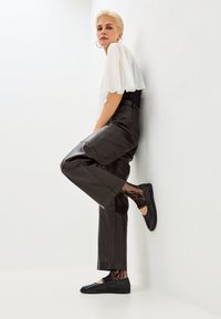 Thumbnail Image 5
