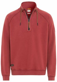 Sweat-shirt à col montant rouge, en polaire, demi-fermeture éclair noire, cordon décoratif, poignets c ôtelés, écusson logo sur l'ourlet.