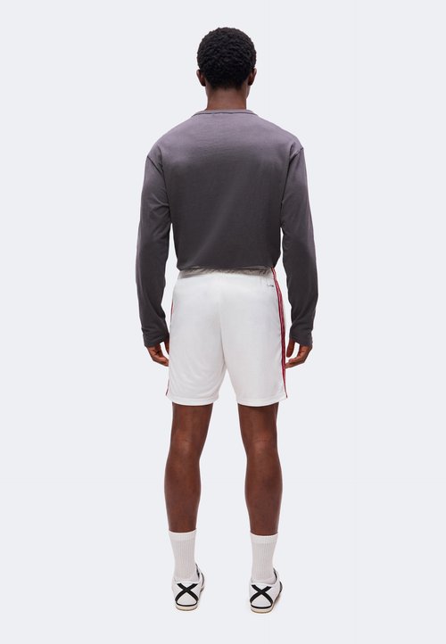 adidas Pantalón corto segunda equipación Liverpool FC 26/27 — foto 3