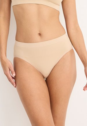 Beige nahtlose hochgeschnittene Unterwäsche mit breitem, elastischem Bund, aus weichem, dehnbarem Material für Komfort und eine glatte Passform.