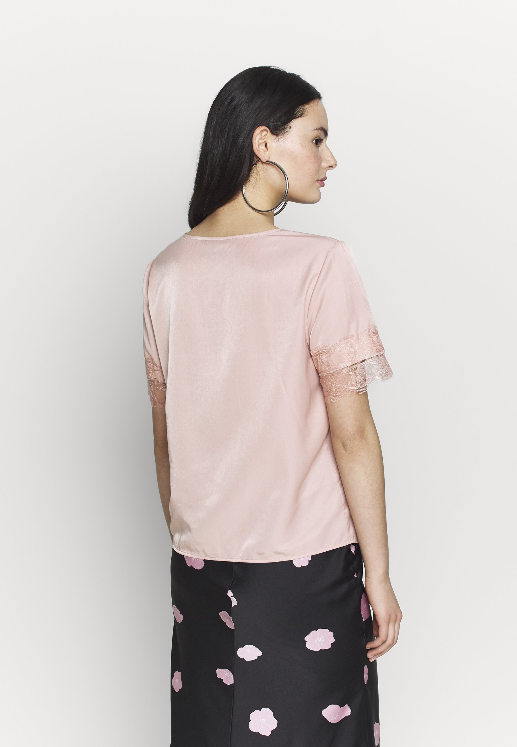 Object OBJEILEEN SS LACE TOP NOOS Bluser misty rose Object OBJEILEEN V NECK SEASONAL - Bluser - sugar almond