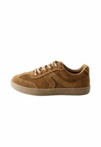 Nem kiválasztott, tan brown suede