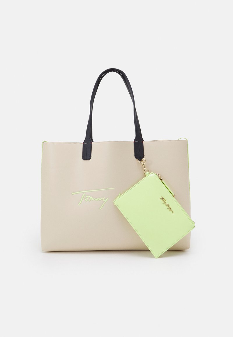 Tommy Hilfiger ICONIC TOTE SIGN Tote bag beige Zalando.ie