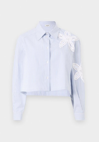sandro SHIRT WITH FLOWERS - Bluza s gumbima - bleu ciel