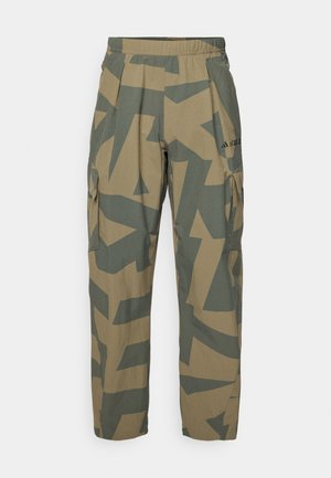 Adidas Terrex XPLORIC LOOSE CARGO PRINTED - Trousers - carbon/legend ivy/olive strata/orbit green