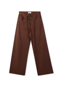 Pantaloni larghi marroni realizzati in tessuto testurizzato, dotati di vita con cordoncino, due tasche frontali e orlo dritto.
