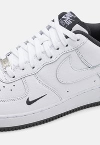 Nike Sportswear AIR FORCE 1 '07 LV8 - Baskets basses - white/anthracite