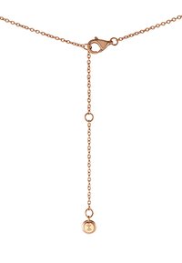 Rosen-guld halskæde med kæde design. Har en lås og en cirkulær vedhæng med et geometrisk mønster i enden.