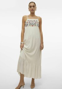 Vero Moda VERO MODA VMSINA LANGES - Velika haljina - birch