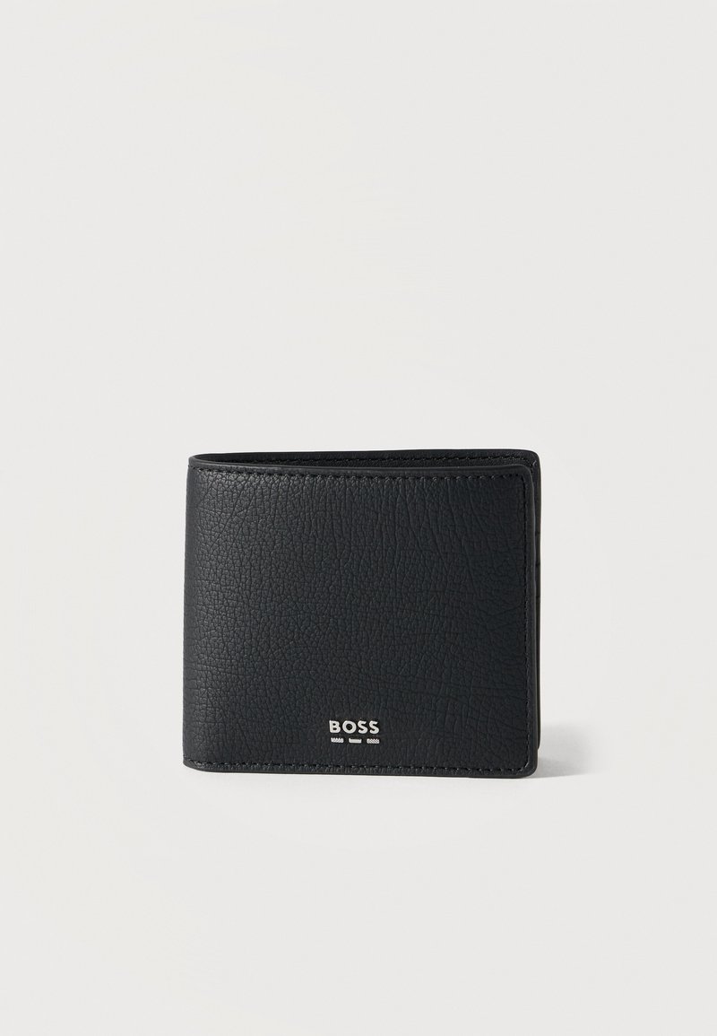 Portefeuille bifold en cuir texturé noir avec logo "BOSS" argenté centré en bas à l'avant.