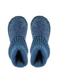 Viltblauwe wollen slippers met een hoge ribbelboord, een rond neusvorm en een zachte textuur, ontworpen voor comfort en warmte.