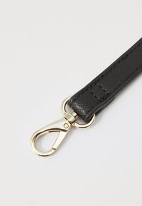 Thumbnail Image 4