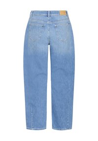 Svetlomodré riflové džínsy s rovnými nohavicami, piatimi vreckami a koženou nášivkou na zadnom páse. Vyblednutá textúra smerom k lemom.