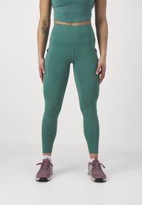 Nike Performance UNIVERSA - Tajice - bicoastal