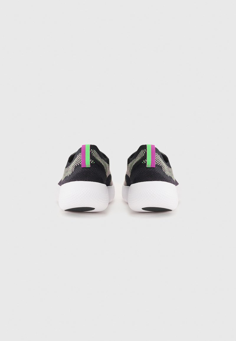 Nike Performance FREE 2025 - Sportovní boty - black/white/green strike/vivid purple