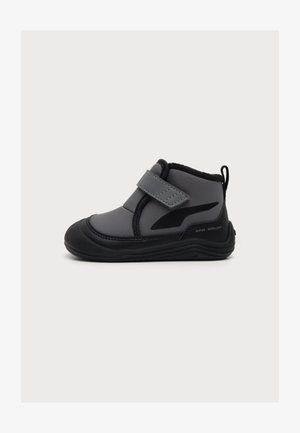 Puma KITTEN MID V INF - Παπούτσι προπόνησης - cool dark gray/puma black
