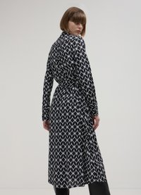 Calliope Robe chemise - une variante