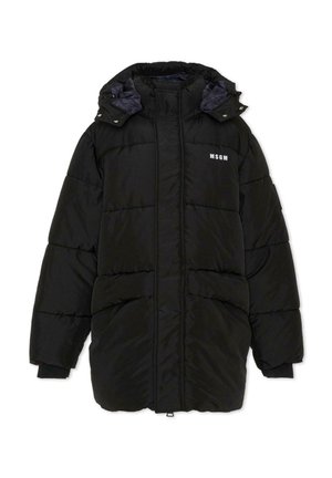 Giacca nera imbottita con colletto alto, chiusura con zip e cappuccio staccabile. Caratteristiche includono polsini a coste e un discreto dettaglio con logo.