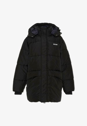 Veste rembourrée noire avec un col montant, fermeture éclair et capuche amovible. Comprend des poignets côtelés et un détail logo subtil.