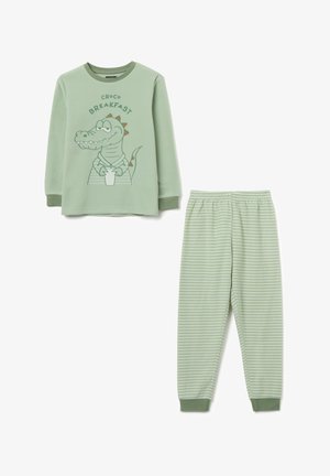 Conjunto de pijama verde para niños que incluye una camiseta de manga larga con un gráfico de dinosaurio y el texto "CROCO BREAKFAST," acompañado de pantalones a rayas.