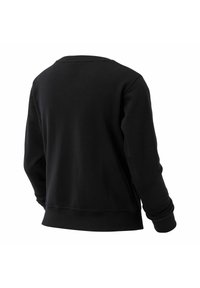Sudadera negra con cuello redondo, confeccionada en una mezcla de algodón. Cuenta con puños y dobladillo acanalados, respaldo de textura suave y un diseño de ajuste relajado.