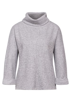Top de tela gris suave con cuello doblado, mangas tres cuartos y puños enrollados. Presenta un corte recto y una textura sutil.