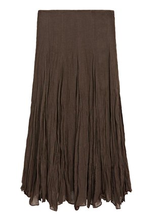 Brązowa plisowana spódnica sięgająca kostek, o pomarszczonej fakturze i lekko rozszerzanym dołem, prezentowana na białym tle.