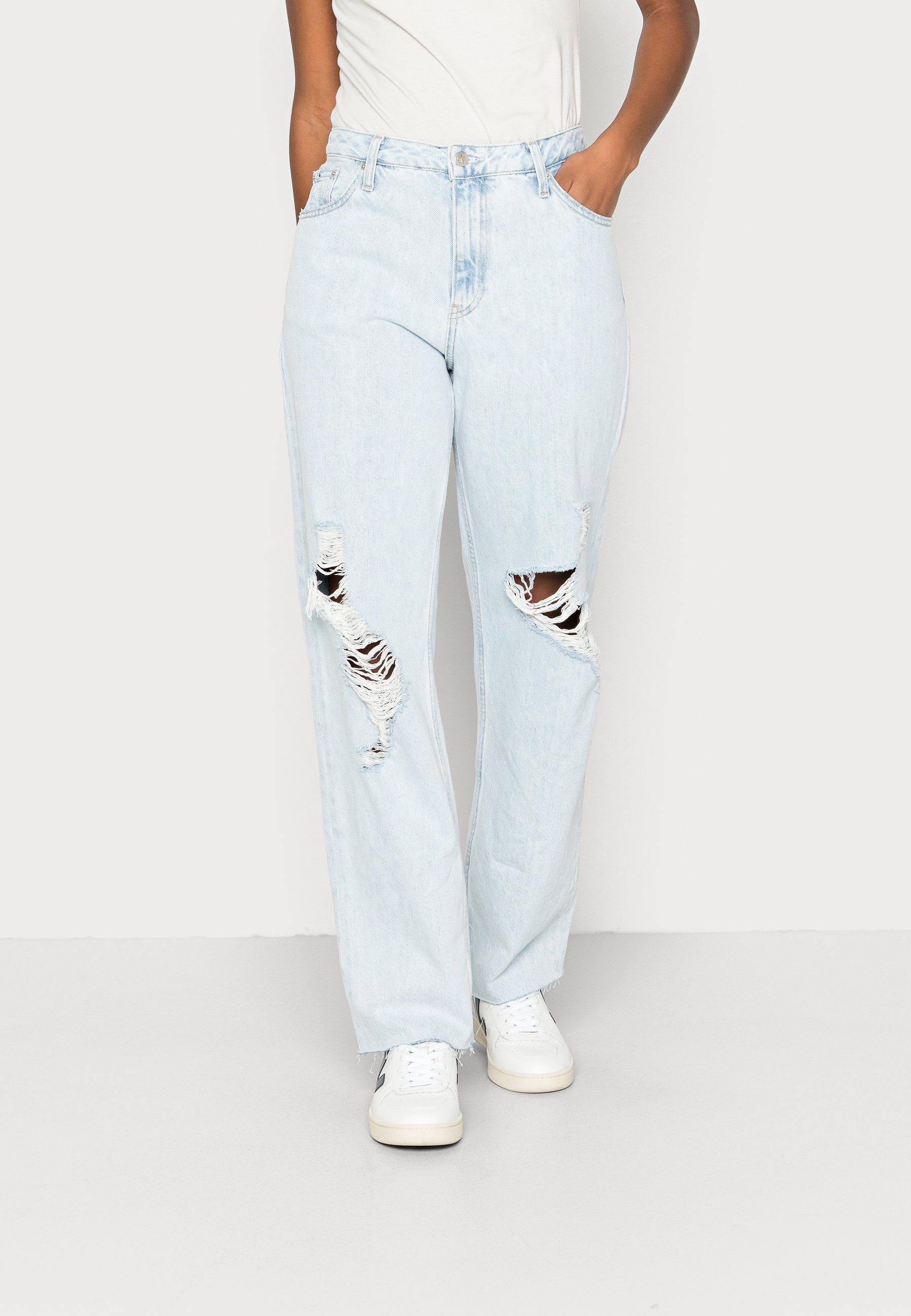 Calvin 90S STRAIGHT - Straight Leg - denim light/destroyed denim -