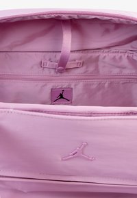 Jordan ALPHA DUFFLE - Bolsa de deporte - orchid