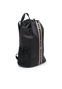 Zaino nero in nylon con chiusura a cordoncino, tasca laterale in rete e una striscia dorata a contrasto che riporta il nome del marchio.