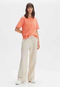OPUS Basic T-shirt - peachy coral