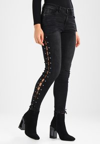 Urban Classics - LACE UP PANTS - Testhezálló fazon - black washed Miniatűr kép 1