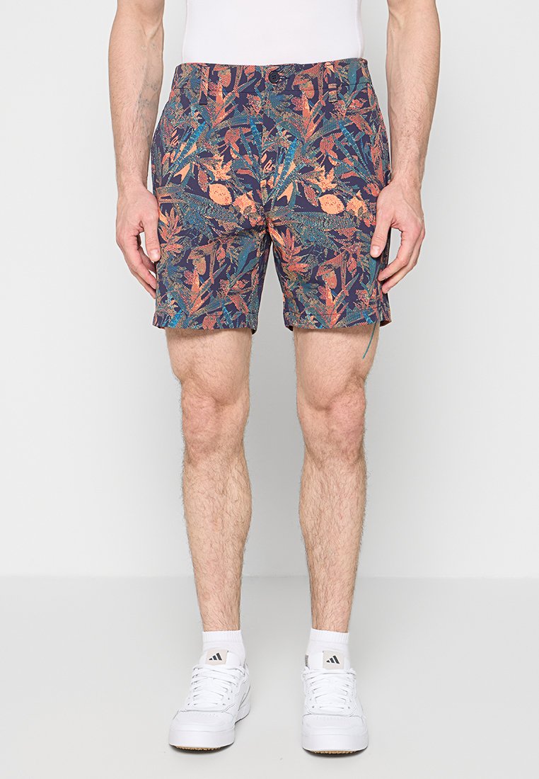 Pantalones montañeros cortos