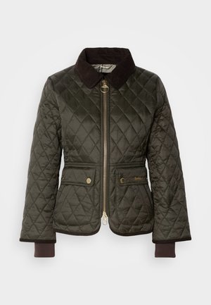 Veste matelassée vert foncé avec un col en velours côtelé marron, fermeture éclair à l'avant, deux poches et poignets côtelés. Accents en métal doré sur les poches.