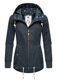 Marine lichtgewicht jas met een rits aan de voorkant, verstelbare trekkoord capuchon en twee zijzakken. Gevoerd met een bloemenpatroon en met ribgebreide manchetten.