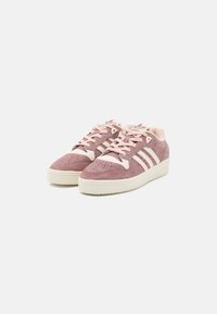 adidas Originals RIVALRY LOW - Sportbačiai - pink/white