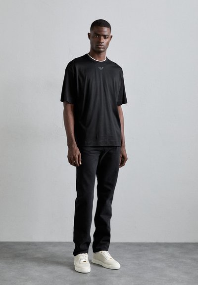 Emporio Armani Základné tričko - black