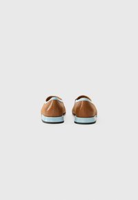 Chie Mihara GIANTE - Loaferit/pistokkaat - sucre cielo/aru sand