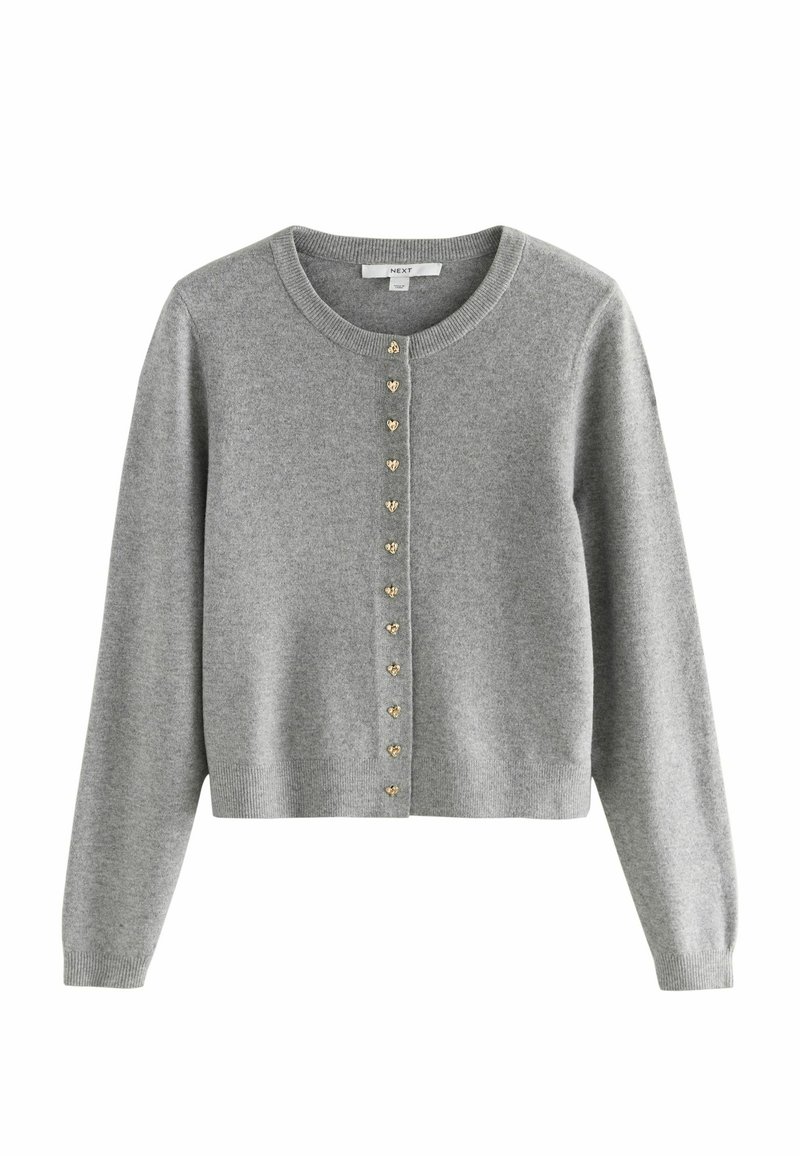 Cardigan grigio lavorato a maglia con scollo rotondo, caratterizzato da bottoni a forma di cuore dorati lungo il centro. Maniche lunghe e dettagli a coste sul bordo.