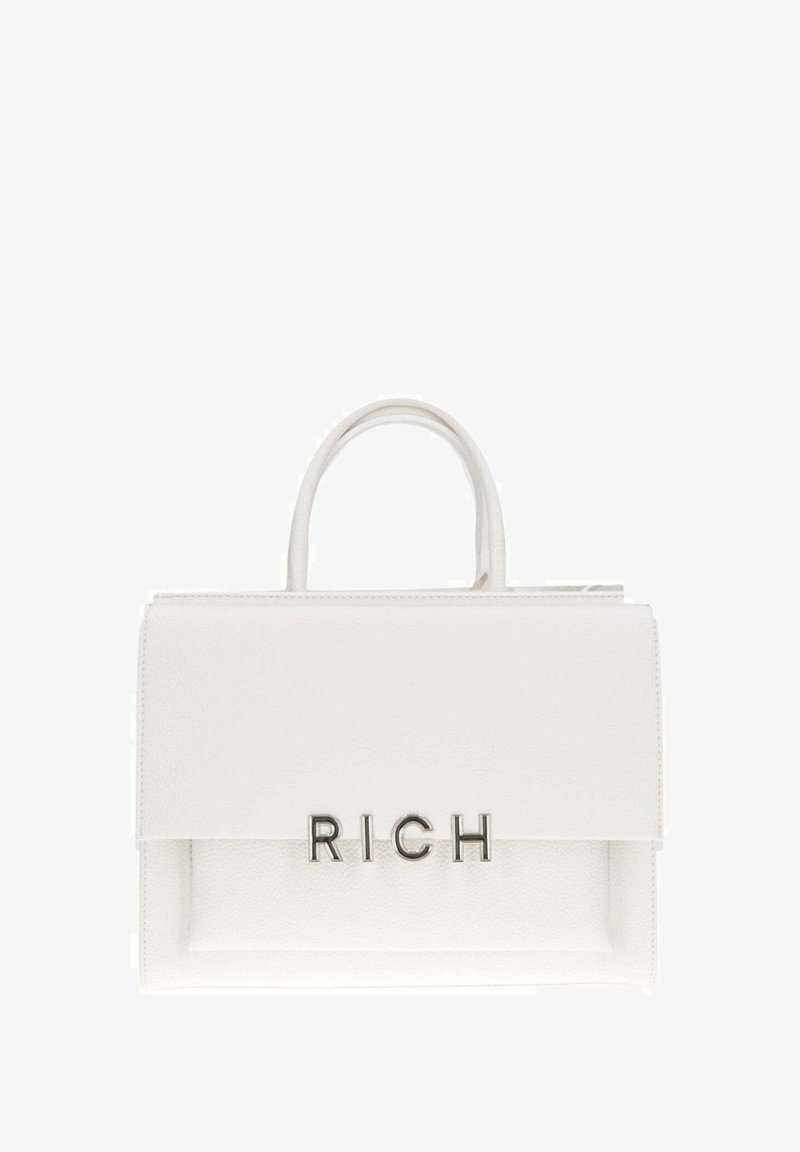 Biała skórzana torebka o strukturalnym designie, z górnym uchwytem i metalowym logo "RICH" z przodu. Gładka tekstura i minimalistyczne akcenty.
