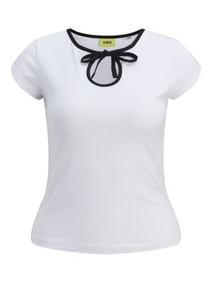 T-shirt bianco a maniche corte con bordo nero attorno al collo e dettaglio a fiocco al centro. Realizzato in morbido tessuto di cotone.