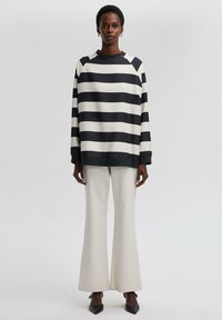 Touché Privé STRIPED  - Melegítőfelső - off white