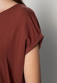 Vero Moda Jednoduché tričko - mottled beige
