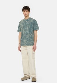 Dickies NEWINGTON TEE - Camiseta estampada - dble dye acd fr